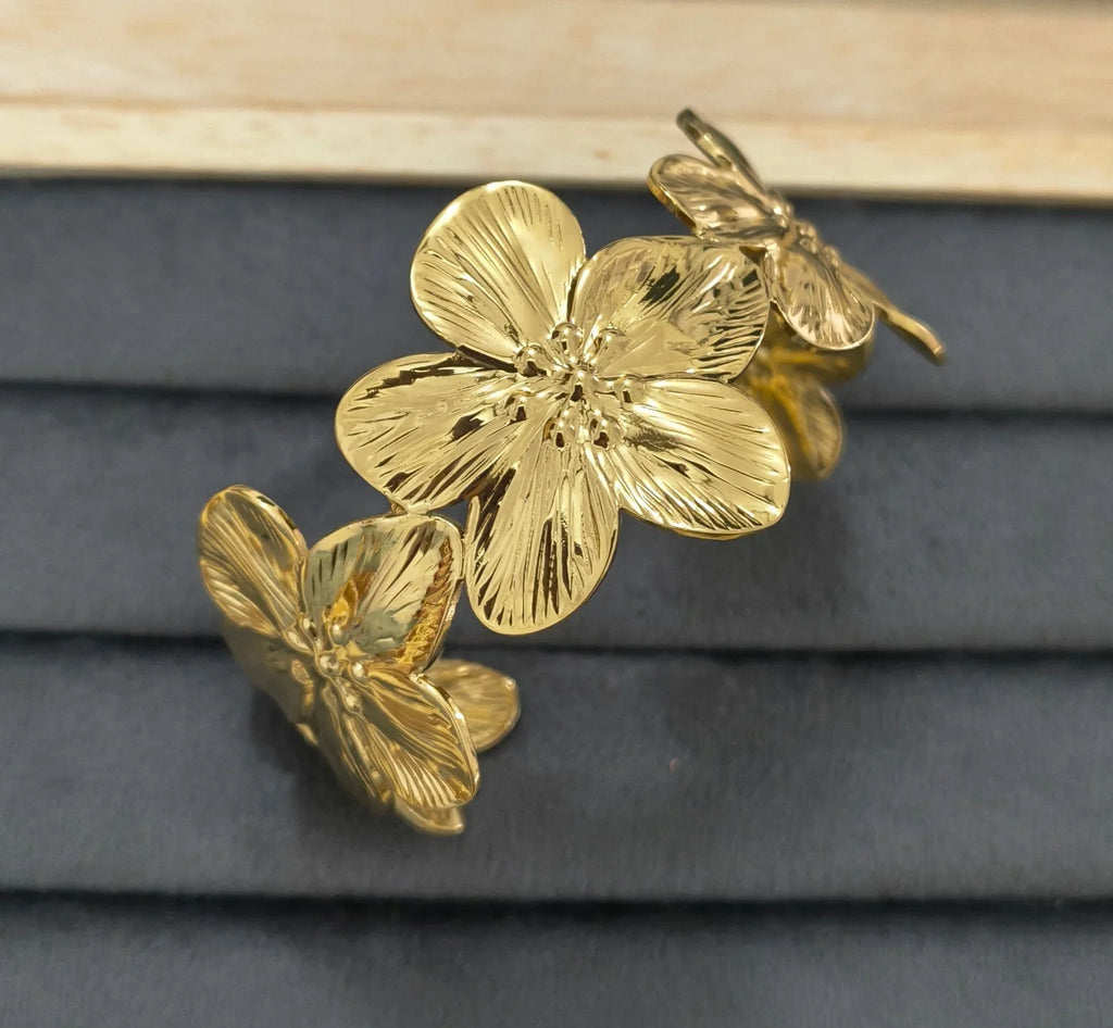 Elegant Gold Floral Open Bangle Bracelet for Women