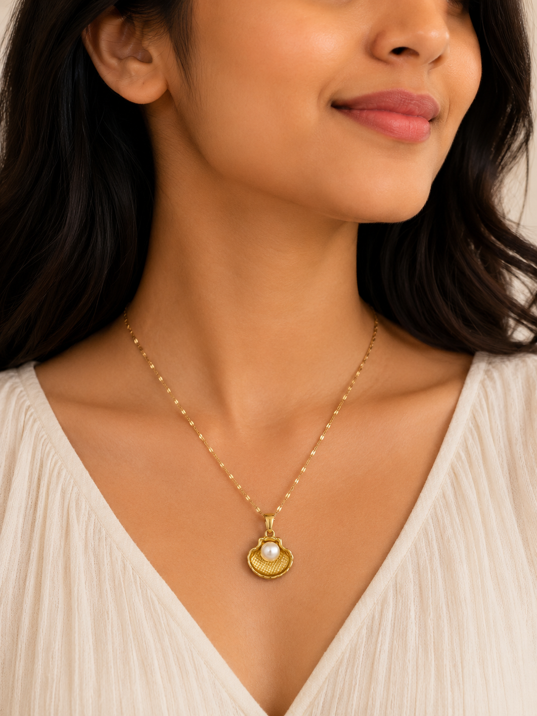 Anti Tarnish Elegant Pearl Shell Pendant Necklace for Women